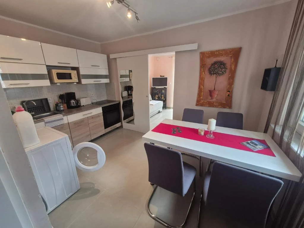 Apartmani Mia — Kuhinja & blagovanje