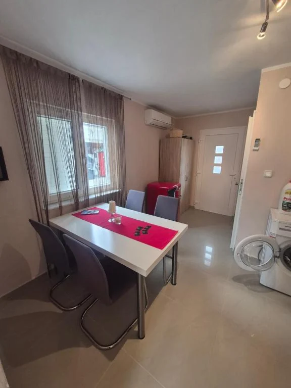 Apartmani Mia — Kuhinja & blagovanje